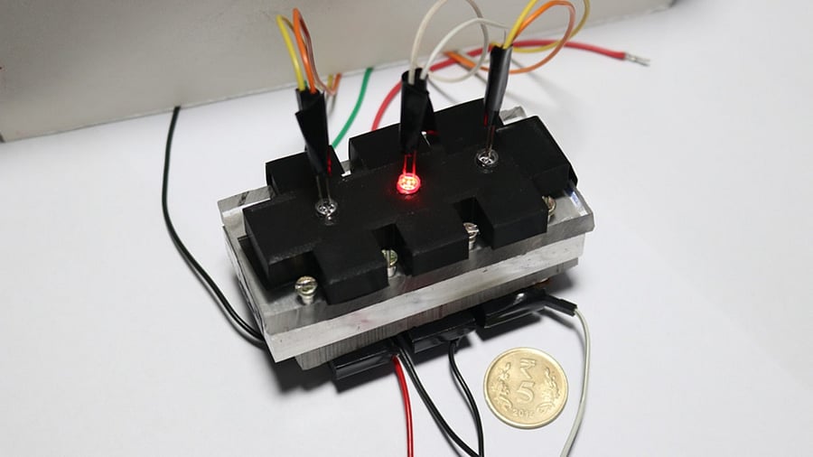 The device developed by the IISc-Isro team uses an LED and photodiode sensor combination to track bacterial growth by measuring the optical density or scattering of light. Credit: IISc