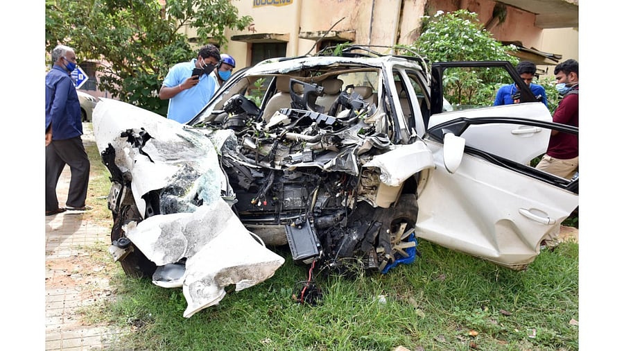 Y Karuna Sagar, son of an MLA from Hosur, crashed his luxury car into a wall in Koramangala and died on August 31, reportedly after partying with his friends. DH Photo by B K Janardhan