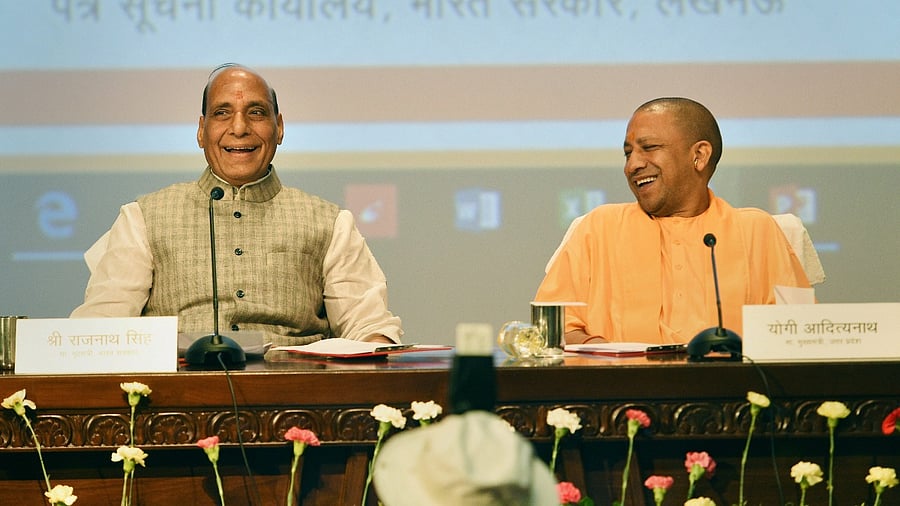 Union Defence Minister Rajnath Singh (L) alongside UP CM Yogi Adityanath. Credit: PTI File Photo