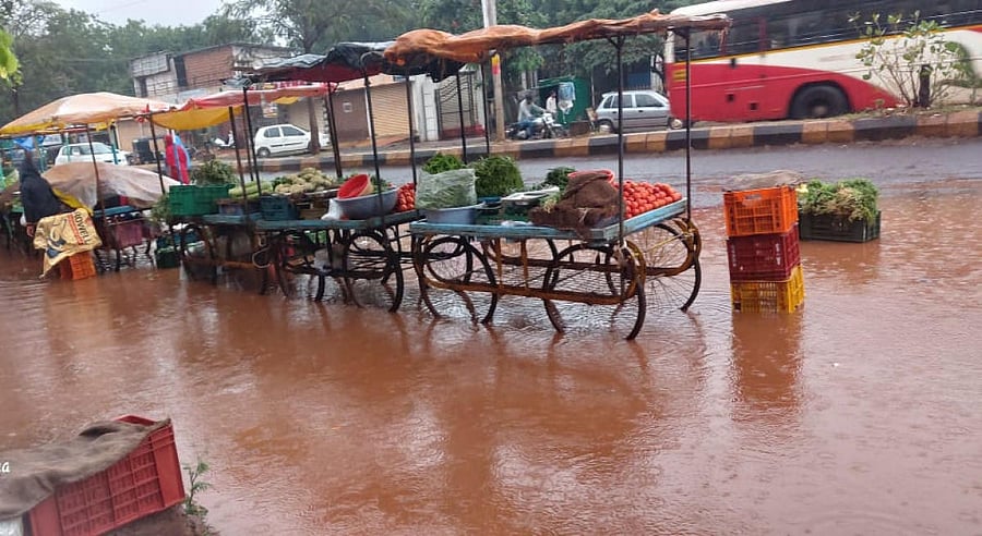 As per the records made available to DH by the KSNDMC, the helpline received about 8.14 lakh calls during this monsoon season. Credit :DH File Photo