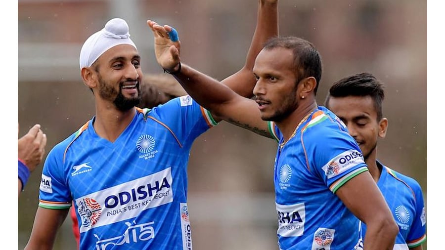 Former India hockey striker S V Sunil (R). Credit: PTI File Photo