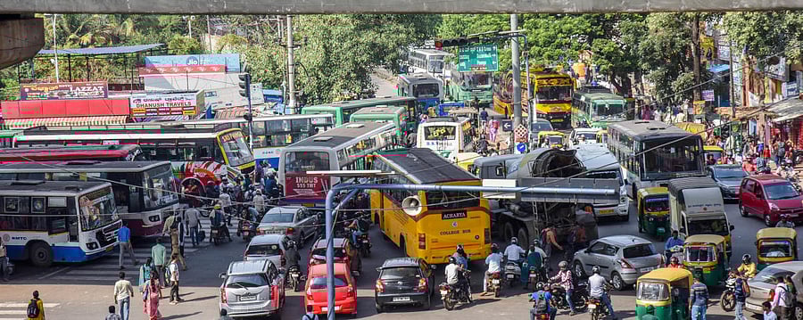 This is how traffic looks like at the Jalahalli Cross junction. Credit: DH File Photo/M S MANJUNATH
