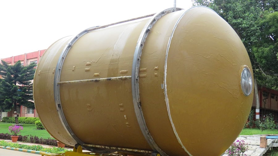 The heaviest semi-cryogenic propellant tank (SC120- LOX) ever fabricated by HAL was handed over to Isro on Thursday. Credit: HAL