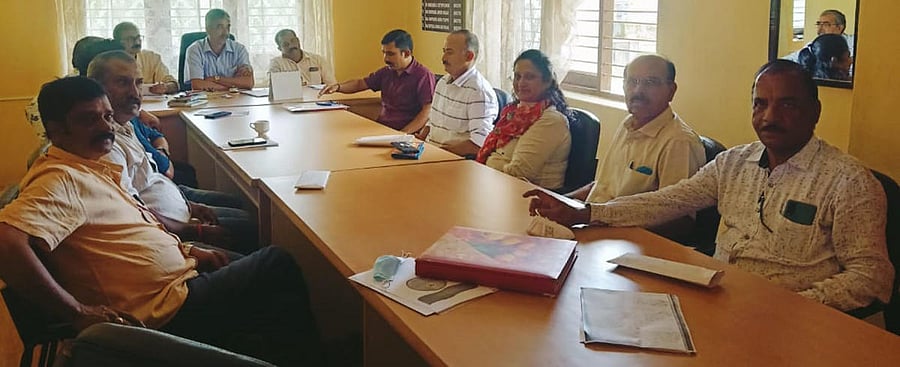 Members and office-bearers of UCO and Kodava Samaja conduct a meeting in Kodava Samaja, Ponnampet.