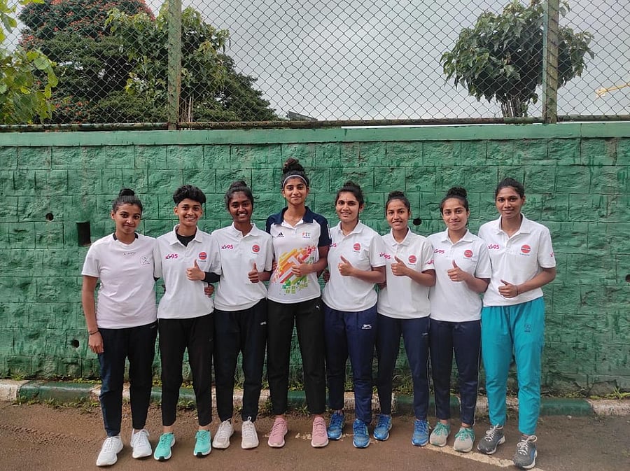 Students from Kodagu who have been selected for the hockey team.