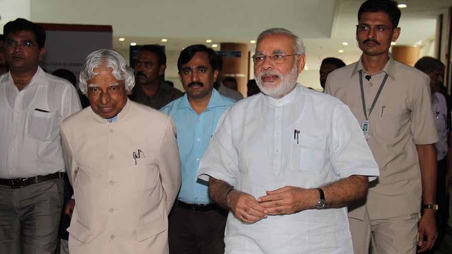 Abdul Kalam and Narendra Modi (R). Credit: Twitter/@narendramodi