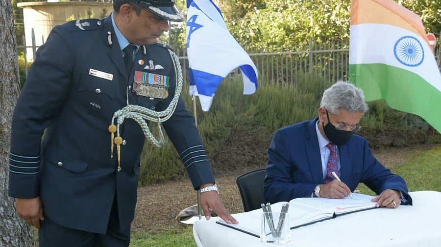 About 900 Indian soldiers are interred in cemeteries across Israel in Jerusalem, Ramle and Haifa. Credit: Twitter/@DrSJaishankar