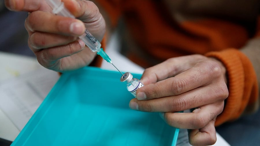 <div class="paragraphs"><p>The agency approved the shots, which target the XBB.1.5 subvariant, for emergency use from manufacturers Pfizer and its German partner BioNTech SE, and Moderna .</p></div>