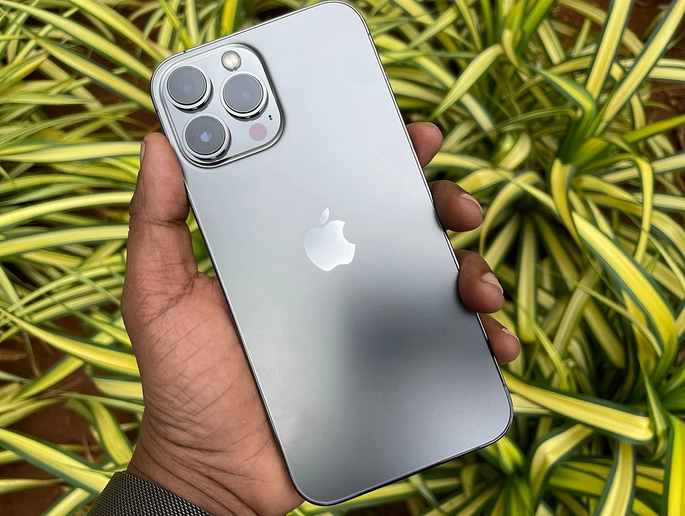 iPhone 13 Pro Max シルバー
