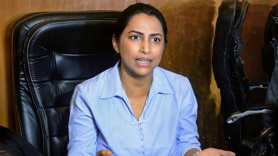 Actress Kranti Redkar, wife of NCB officer Sameer Wankhede, addresses a press conference at Andheri in Mumbai. Credit: PTI Photo