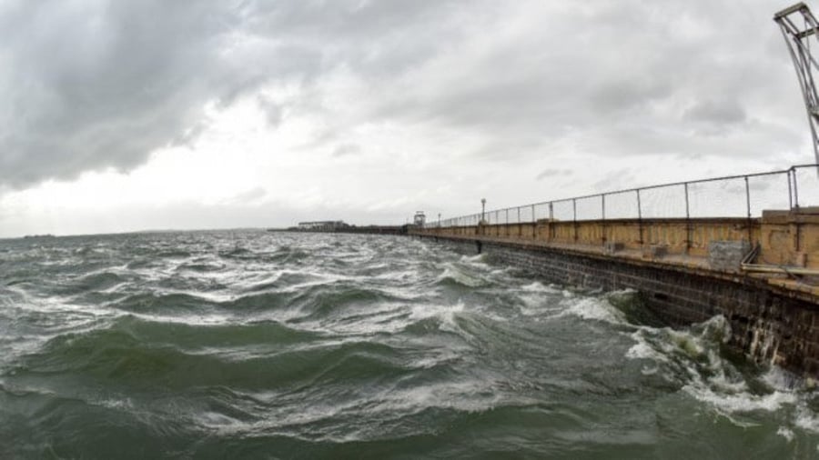 The inflow was 6,883 cusec and outflow was 6,262 on Friday evening. Credit: DH Photo