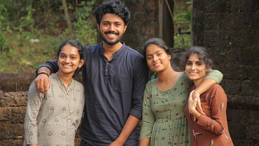 Some of the cast members of ‘Thinkalazhcha Nischayam’. Credit: DH Special arrangement