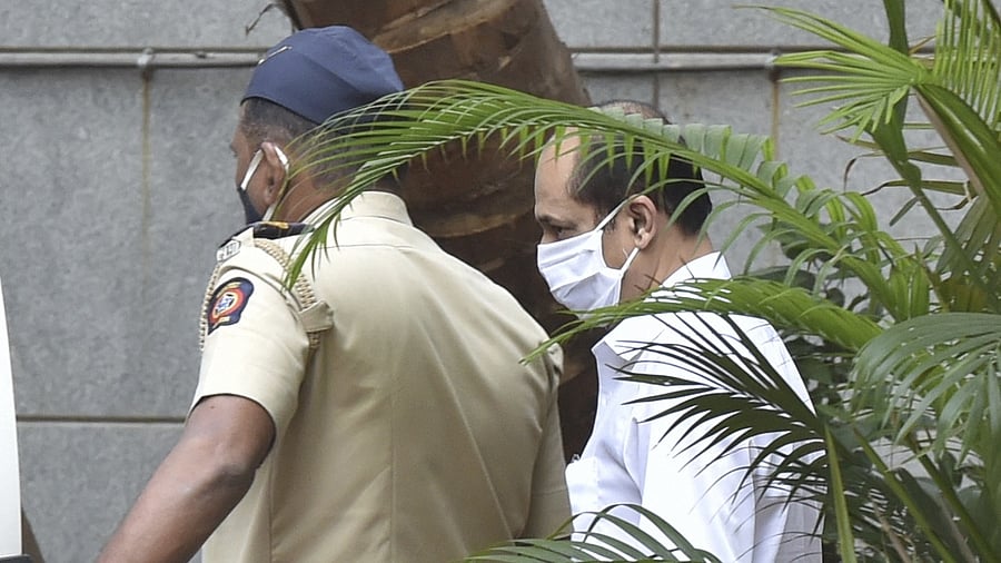 Sachin Vaze (R). Credit: PTI Photo