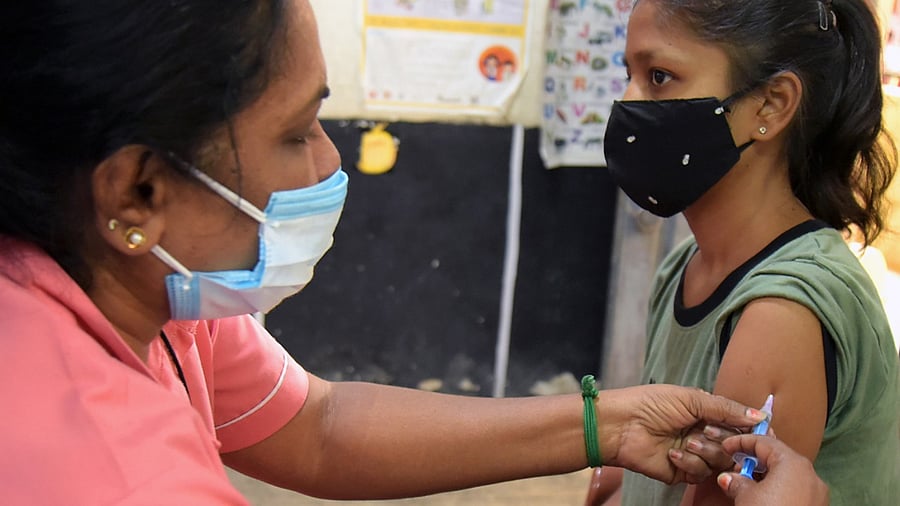 Hospitals have paid Rs 1,050 for a dose and have Rs 10 lakh to Rs 60 lakh tied up in unused doses. Credit: DH Photo