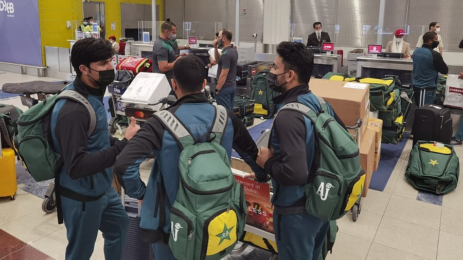 Pakistan players arrive in Dhaka for the Test and T20 series against Bangladesh. Credit: Twitter/@TheRealPCB