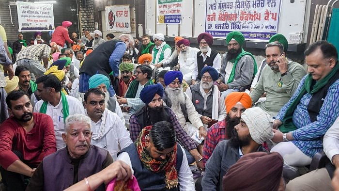 Farmers attend Samyukt Kisan Morcha meeting at Singhu border in New Delhi. Credit: PTI Photo