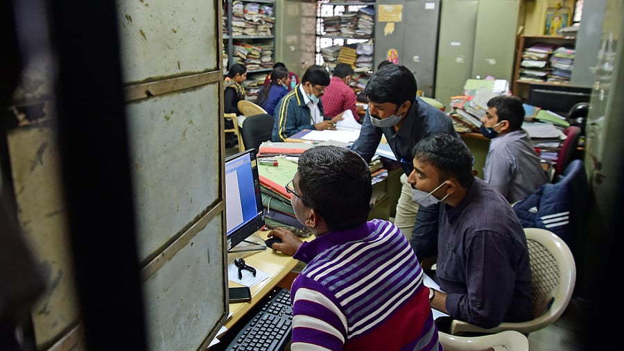 Bommai promised that the government would ensure that the common man received good service at the BDA. Credit: DH Photo