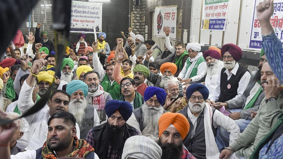 Farmers attend Samyukt Kisan Morcha (SMK) meeting at Singhu border in New Delhi. Cedit: PTI Photo