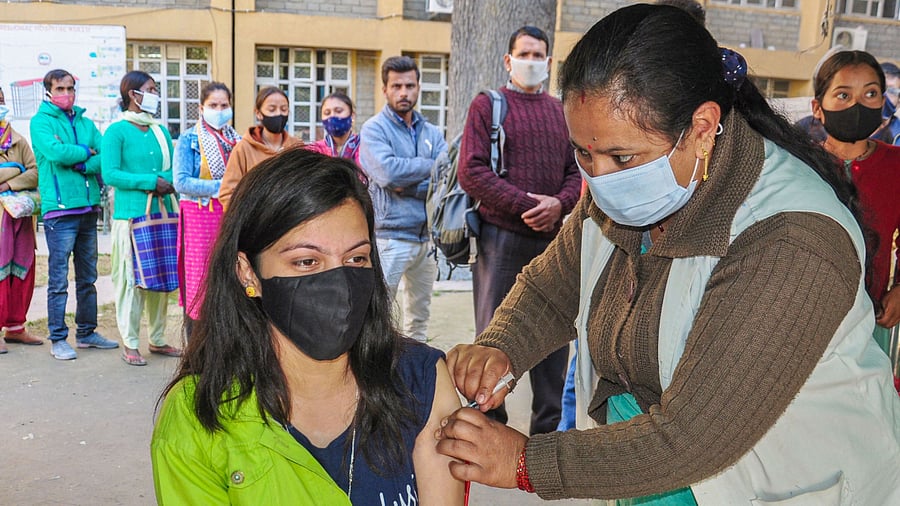 In the past 24 hours, 10,967 people recovered, taking the total recoveries to 3,39,88,797. Credit: PTI Photo