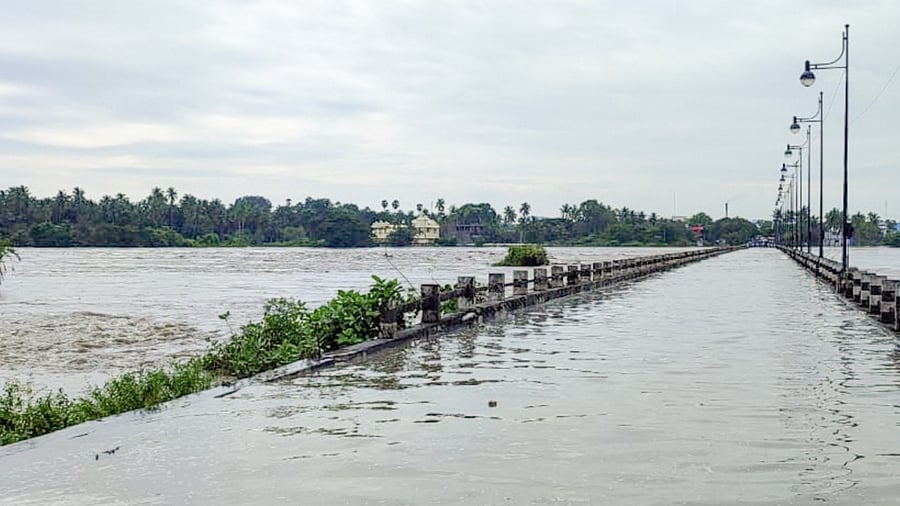 Flood after Veedur damreleases excess water. Credit: PTI Photo