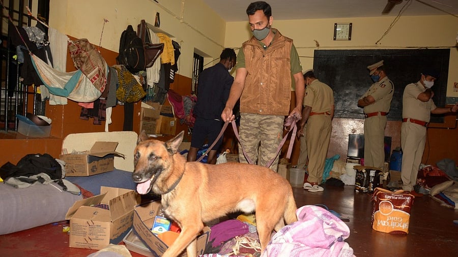 CCB officials conducted raid at Parappana Agrahara central prison on Tuesday morning. Credit: DH Photo
