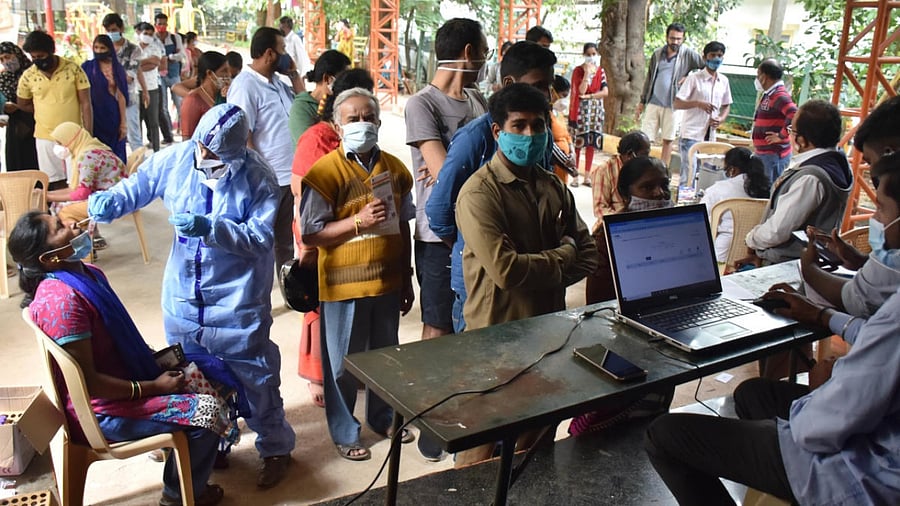 Authorities are ramping Covid testing across Bengaluru. This picture was taken in RMV 2nd Stage on Thursday. Credit: DH Photo