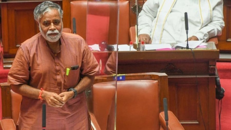 Karnataka Primary and Secondary Education minister B C Nagesh. Credit: DH Photo