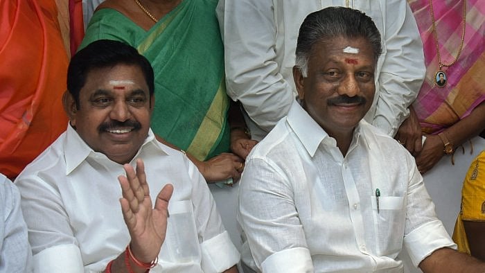 O Panneerselvam (Right) and Edappadi K Palaniswami (Left). Credit: PTI File Photo