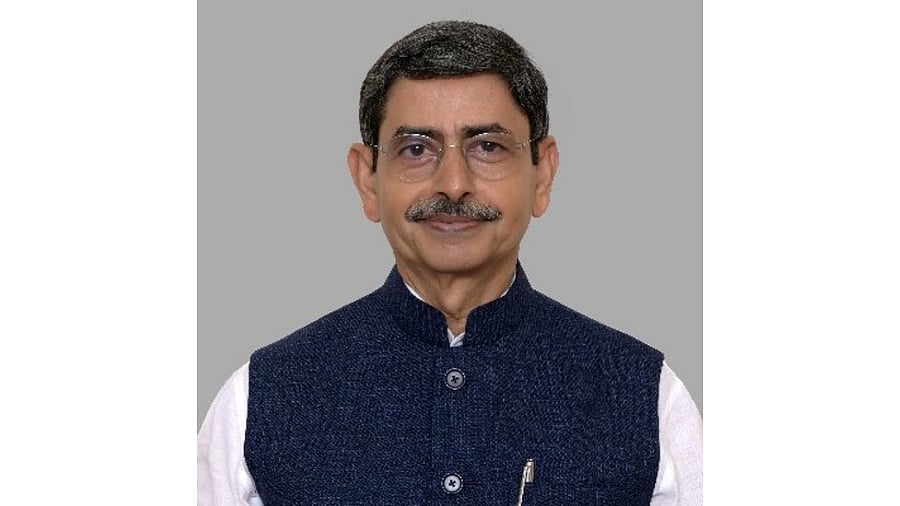 Pictures of the Governor with his wife offering prayers at the temple triggered a controversy on social media. Credit: Twitter/@rajbhavan_tn