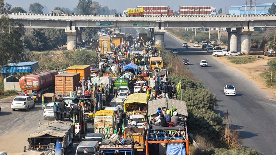 Farmers have called off their agitation after receiving a formal letter from the Centre agreeing to their pending demands. Credit: PTI Photo