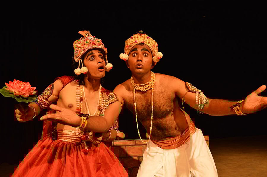 Scenes from Bendre’s famous play Saayo Aata. Photo courtesy: Natana Mysore 