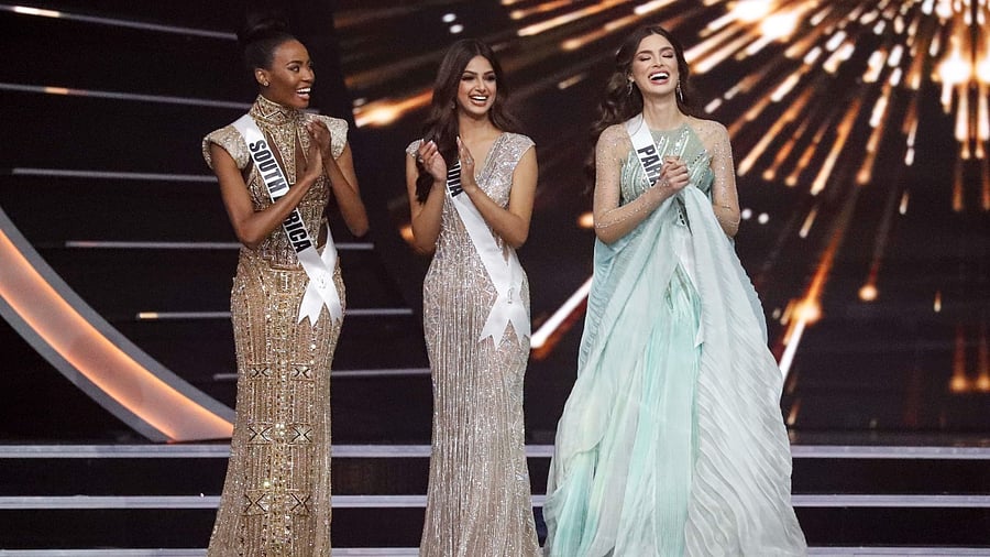 Miss Universe 2020 Harnaaz Sandhu (Centre) along with the runner-ups. Credit: AP Photo