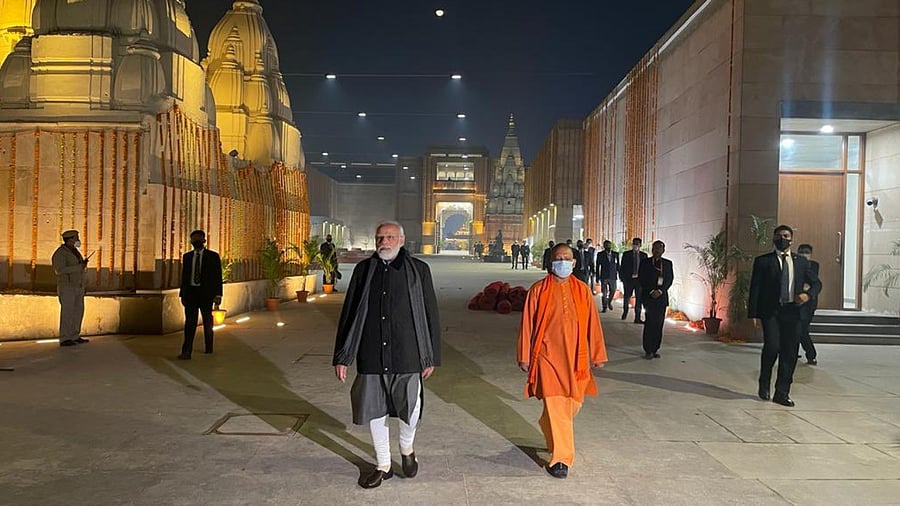 PM Modi and UP CM Yogi. Credit: Twitter/@narendramodi