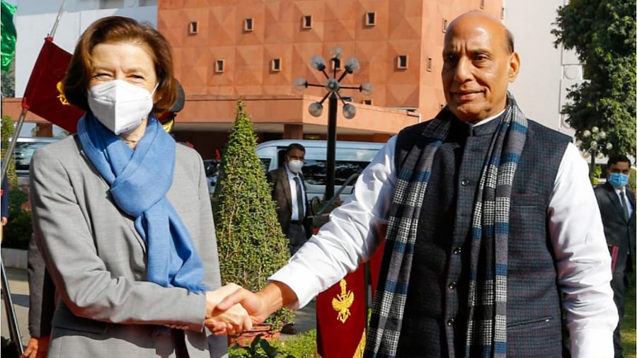 Defence Minister Rajnath Singh and French Minister for Armed Forces Florence Parly at the 3rd Annual Defence Dialogue between India and France in New Delhi. Credit: Twitter/@rajnathsingh
