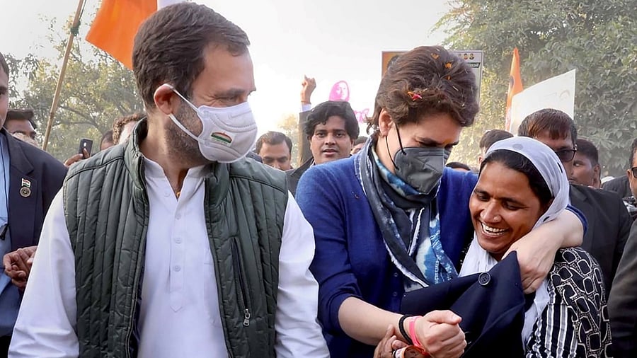 Congress leaders Rahul Gandhi and Priyanka Gandhi Vadra take part in the party's 'Manhgai Hatao, BJP Bhagao Pratigya Padyatara', in Amethi. Credit: PTI Photo