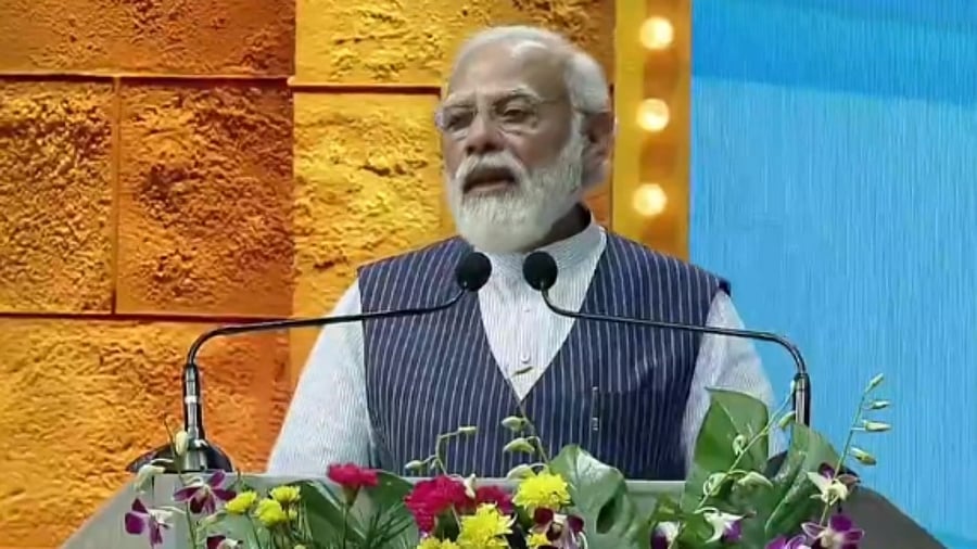 Earlier in the day, the Prime Minister offered floral tributes to martyrs in Panaji. Credit: Twitter/@PMOIndia