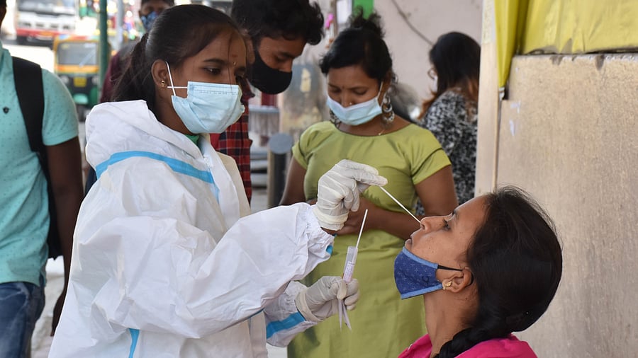 While Omicron was first reported in South Africa on November 24, India's first two cases of this heavily mutated version of the coronavirus were detected in Karnataka. Credit: DH Photo