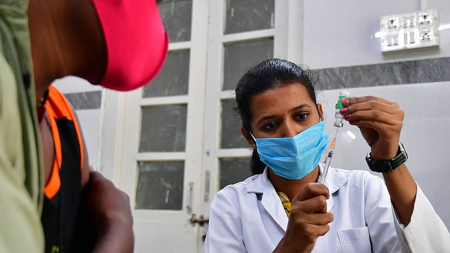 Karnataka's minimum target for vaccinating elderly comorbid individuals is 12 lakh. Credit: DH File Photo/Krishnakumar P S