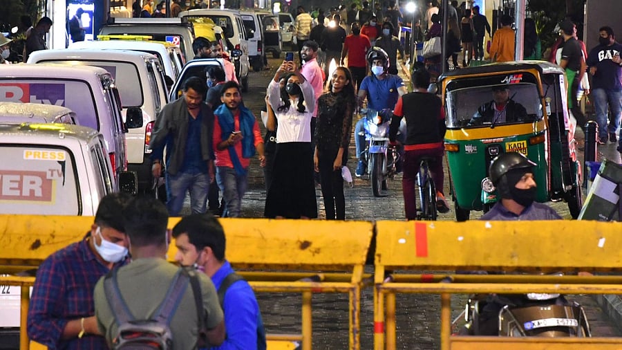 Cops cordoned off Church Street on New Year's Eve in Bengaluru. Credit: DH File Photo