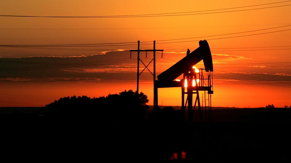 Crude Oil Futures Soar 26% to Record Rs 10,549/Barrel Amid Supply Disruptions