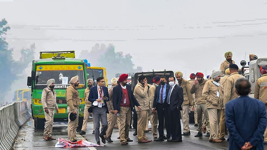 Modi's convoy stuck on a flyover in Ferozepur. Credit: PTI Photo