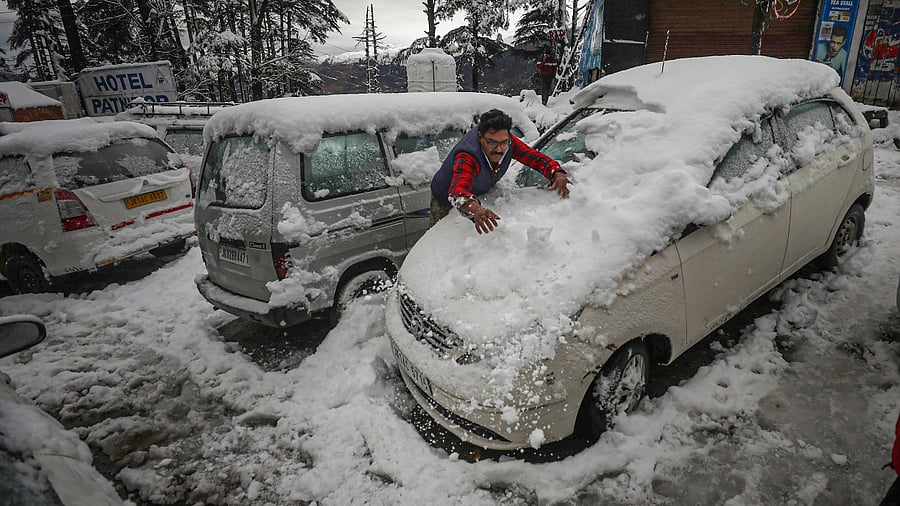 Heavy snowfall at Patnitop. Credit: PTI Photo