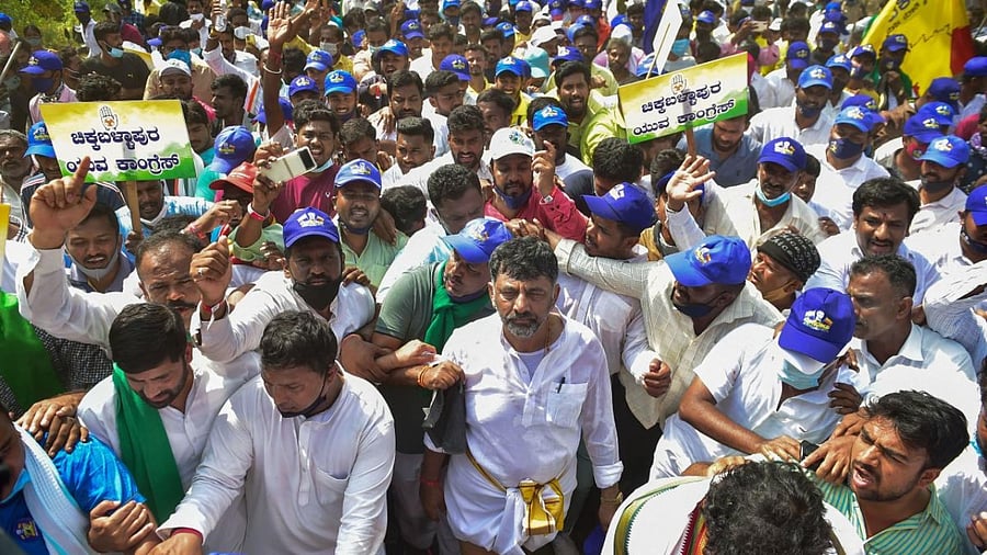 On Monday, the Congress’ march will cover 15 km from Shivakumar’s native Doddalahalli to Kanakapura. Credit: PTI Photo