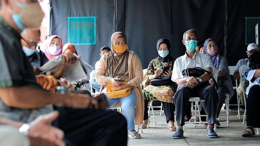 Omicron appears to be continuing the trend set by delta. It’s causing symptoms that are much more like a regular cold, particularly in people who’ve been vaccinated. Credit: Reuters Photo