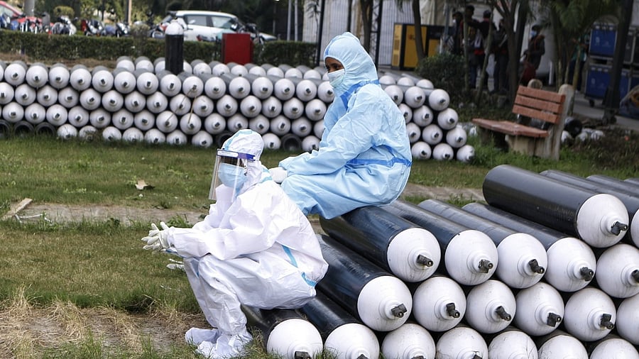 The Union Health Ministry said the emerging scenario calls for immediate measures by states and UTs to ensure optimal availability of medical oxygen at all health facilities. Credit: IANS Photo