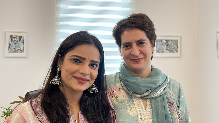 Archana Gautam seen with Congress general secretary Priyanka Gandhi Vadra. Credit: Twitter/@archanagautamm