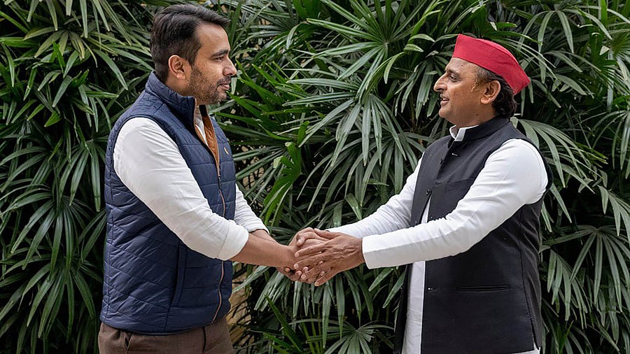 Rashtriya Lok Dal President Jayant Singh Chaudhary meets Samajwadi Party President Akhilesh Yadav. Credit: PTI Photo