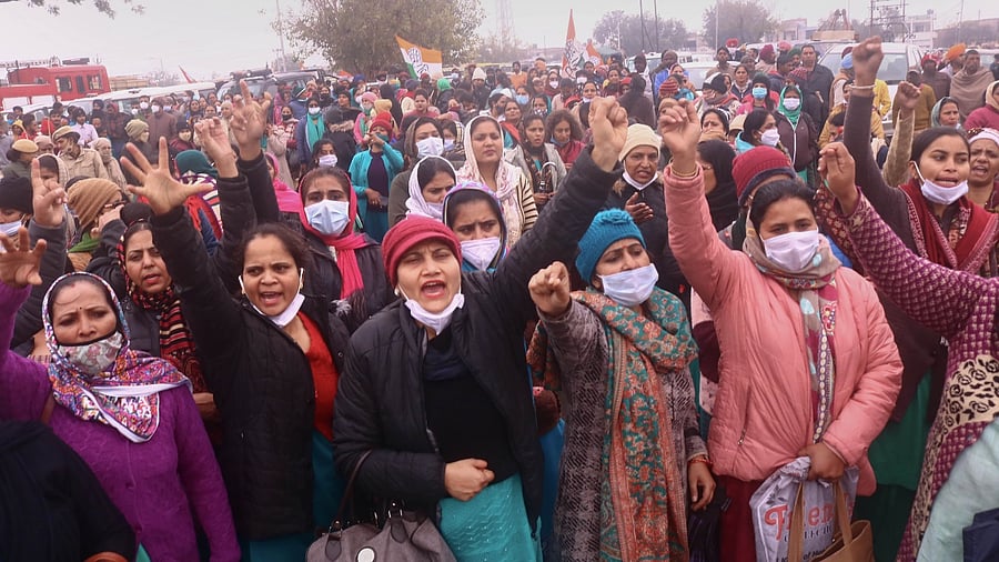 The poll panel will hold a series of virtual meets on Saturday to seek inputs from the Union Health Ministry. Credit: PTI Photo