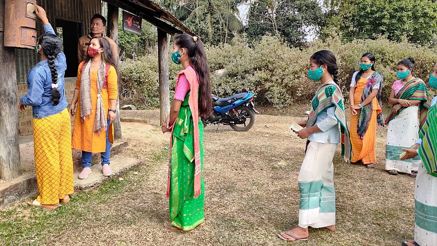 Girls in Kokrajhar district sending post cards to PM Narendra Modi on January 24. Credit: NERSWN, Kokrajhar