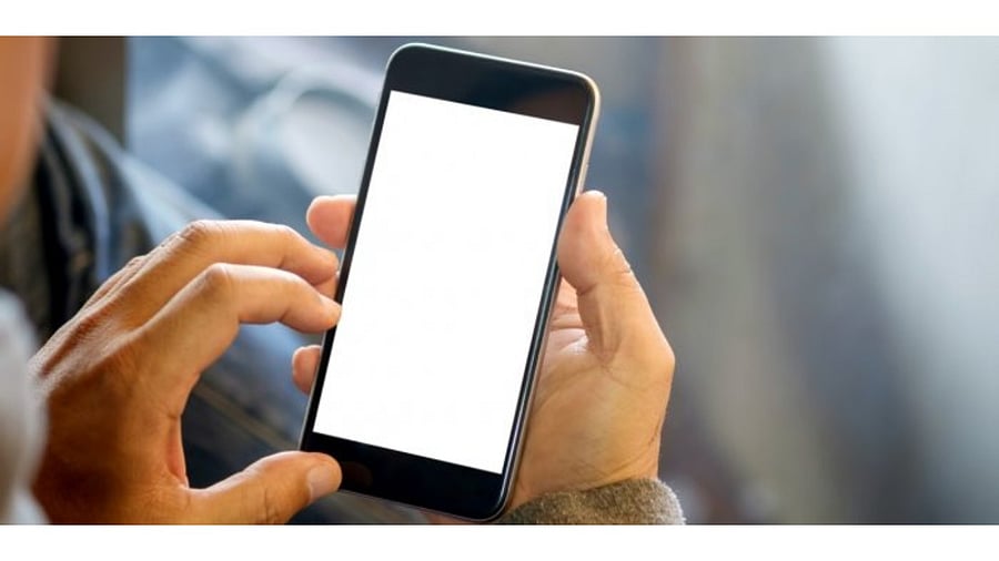 India’s overall mobile handset market grew 7 per cent y-o-y in 2021 with Samsung capturing the top position with 17 per cent share. Credit: iStock Photo